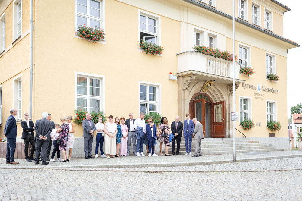 Brautgesellschaft vorm Standesamt Weinböhla Brautgesellschaft vorm Standesamt Weinböhla