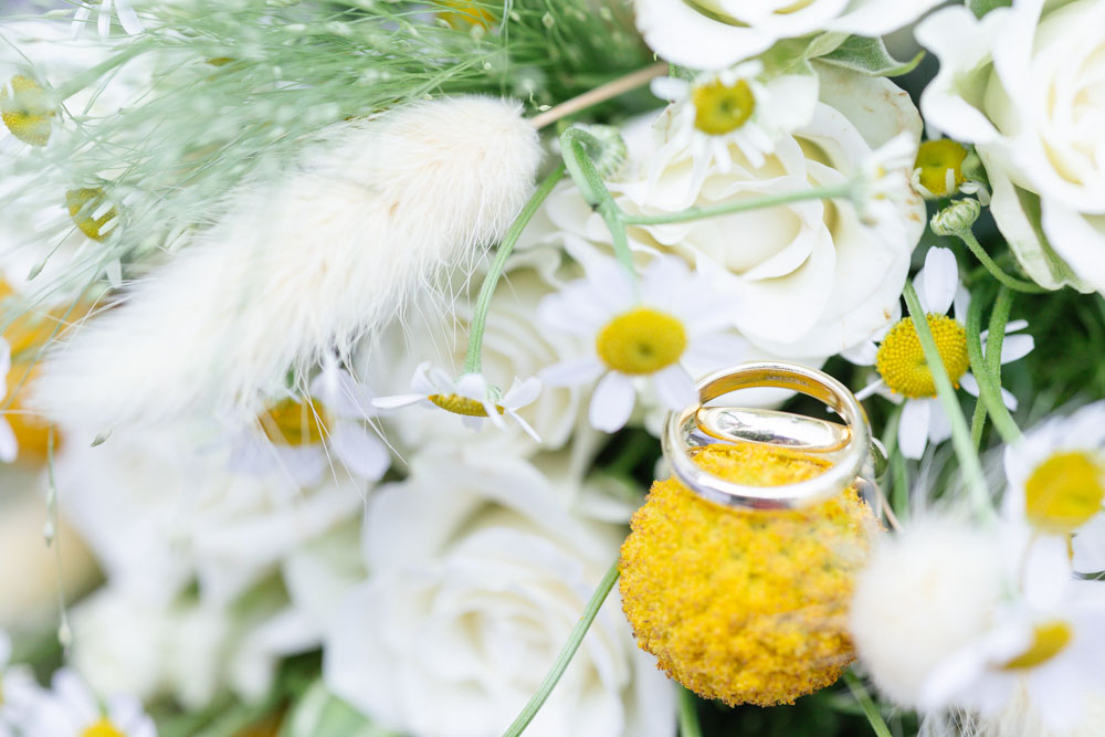 Eheringe im Blumenstrauss Greta und Johannes Eheringe im Blumenstrauss Greta und Johannes