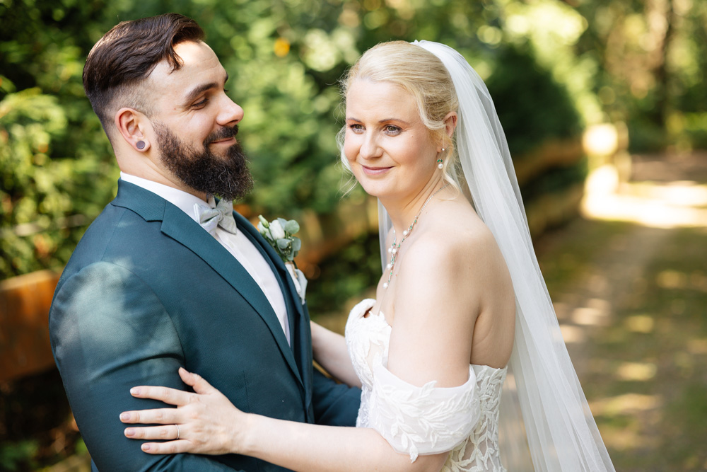 Verliebt, verlobt, verheiratet Verliebt, verlobt, verheiratet