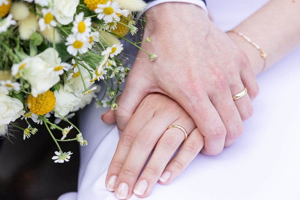 verheiratet, Eheringe an der Hand verheiratet, Eheringe an der Hand